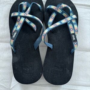Womens Teva Olowahu Flip Flops 8 NWOT